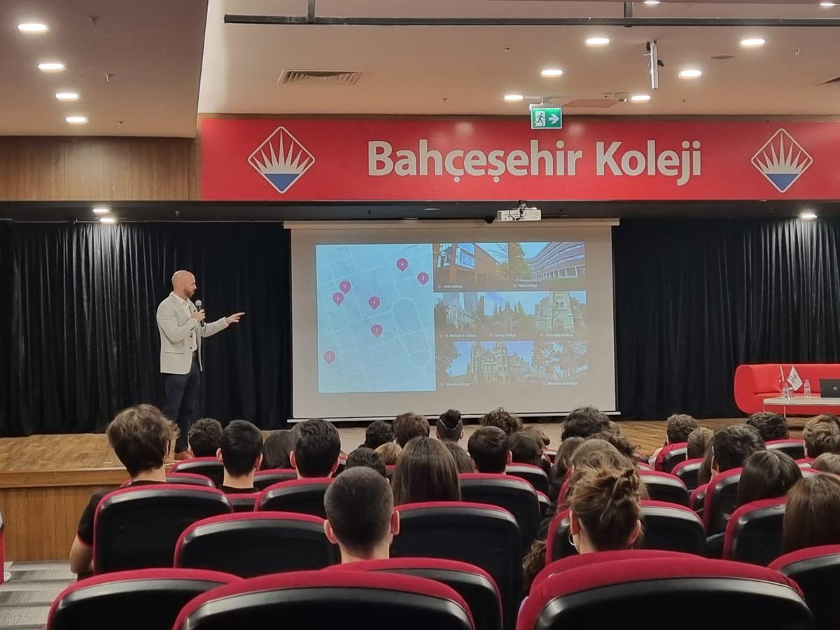 bkgec's tweet photo. An informative presentation from the University of Toronto representative to the Bahçeşehir Ankara 50.Yıl students. Thank you @bk_Ankara50YIL for your warm welcome. https://t.co/MzBRSkg765