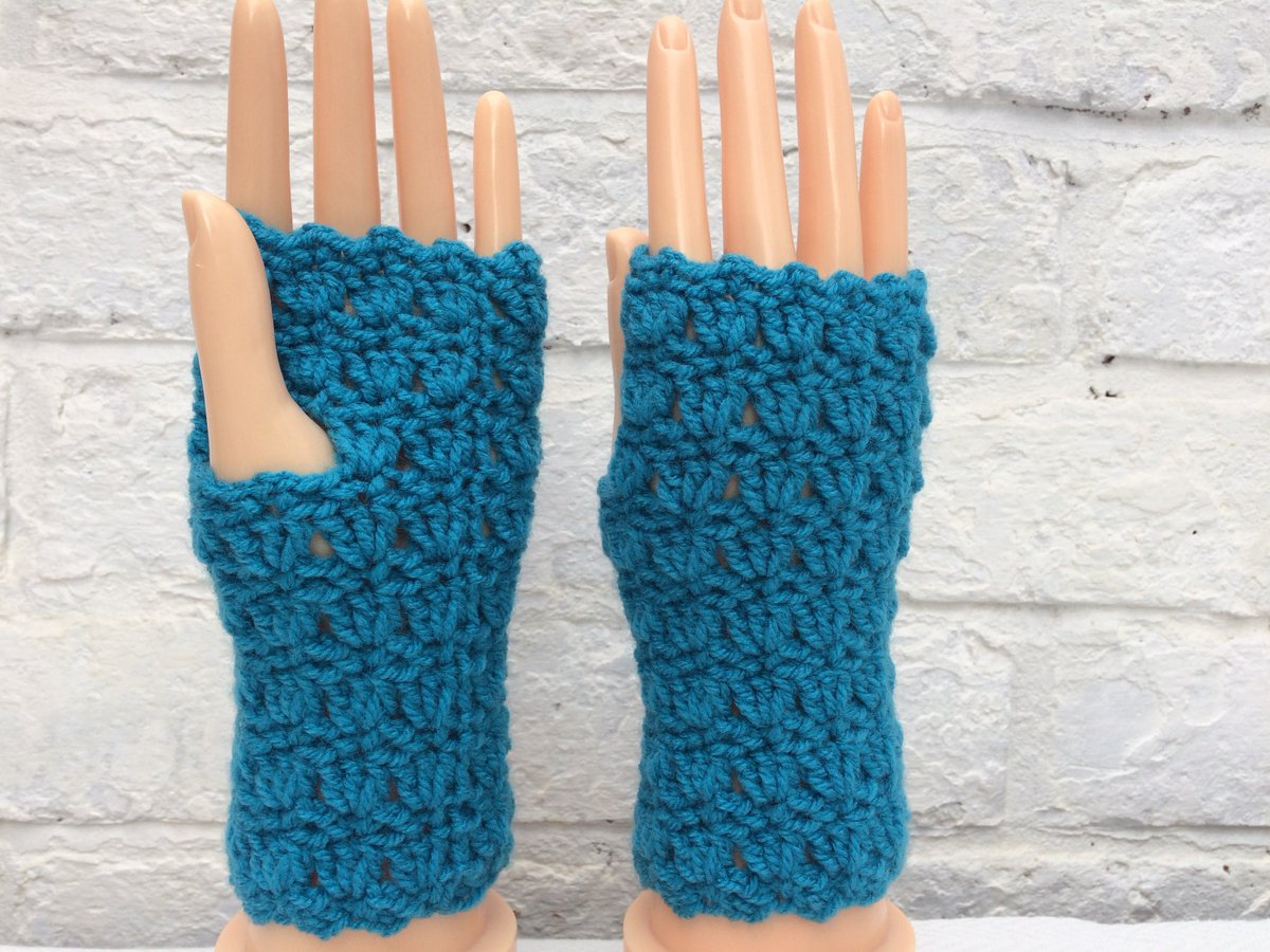 bespoke_gift's tweet photo. Excited to share the latest addition to my #etsy shop: Arm wrist warmers woman writer gift https://t.co/3dBZVSgFlC #anniversary #christmas #crochetwinterglove #nannychristmasgift #armwristwarmers #secretsantapresent #fingerlessgloves #knitarmwarmers #WritingCommunity https://t.co/ancCKAEMp6