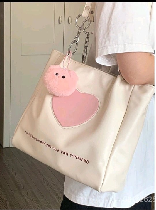 luvjeyiii's tweet photo. LUCU BGT KAN TAS TAS NYA😭😘
Penggemar love pokoknya wajib beli ini. Ga nyesel deh pokoknya. Cantik bgt

Pict 1&amp;2:https://t.co/HT1Bjm8yUk
Pict 3&amp;4:https://t.co/SNTS1E66za

#LISAXBVLGARI #love
#SeokjinXColdplay #LoveInContractEp8 #ShopeexLESSERAFIM https://t.co/duz3UyKYX7