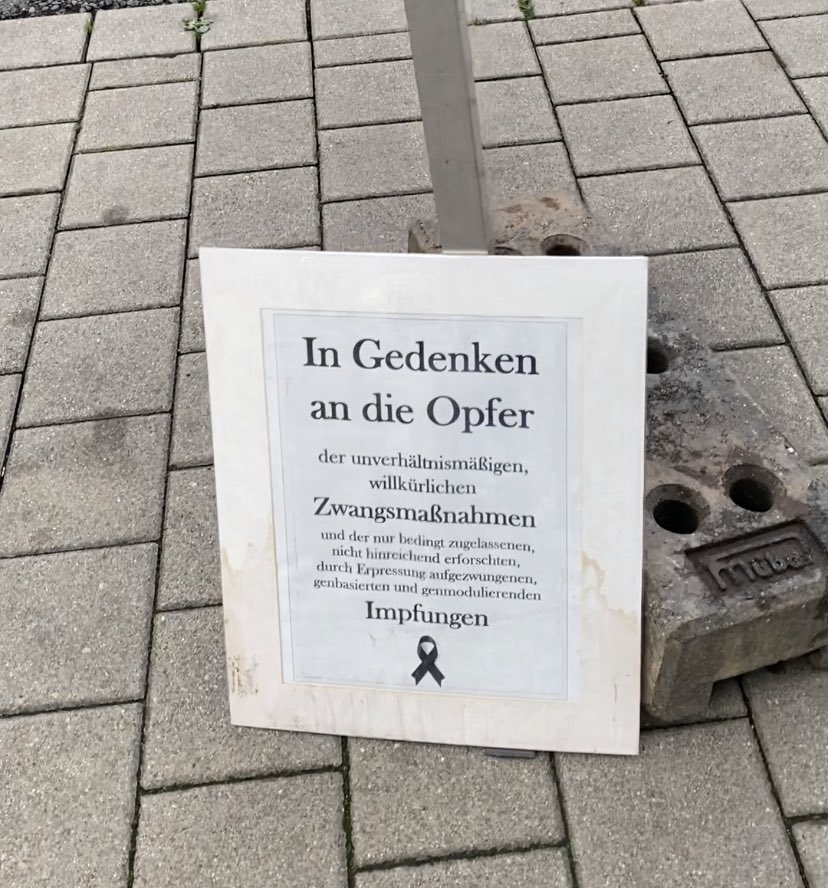 report_rio's tweet photo. #g1910 in #Gera wurde heute eine antisemitische und verschwörungsideologische Ausstellung eröffnet. Aufgerufen hat dazu Christian klar. Mit dabei ist Freies Thüringen urn auch ein Mitglied der neuen Stärke als Schutz. https://t.co/XhlVyg3KBj