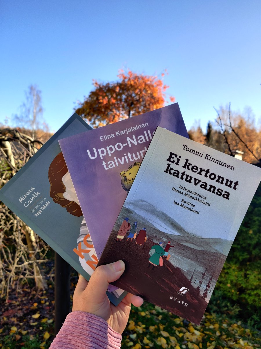 Matkaa #lukuloma'lle #selkokirja'n siivin! 📘 Minna Canth: Kolme novellia (mukautus @tuijata_ , Laatusana 2022) 📙 Elina Karjalainen: Uppo-Nallen talviturkki (mukautus Silja Vuorikuru, Avain 2022) 📗 @Tommi_Kinnunen: Ei kertonut katuvansa (mukautus @RandomFinnish, Avain 2022)