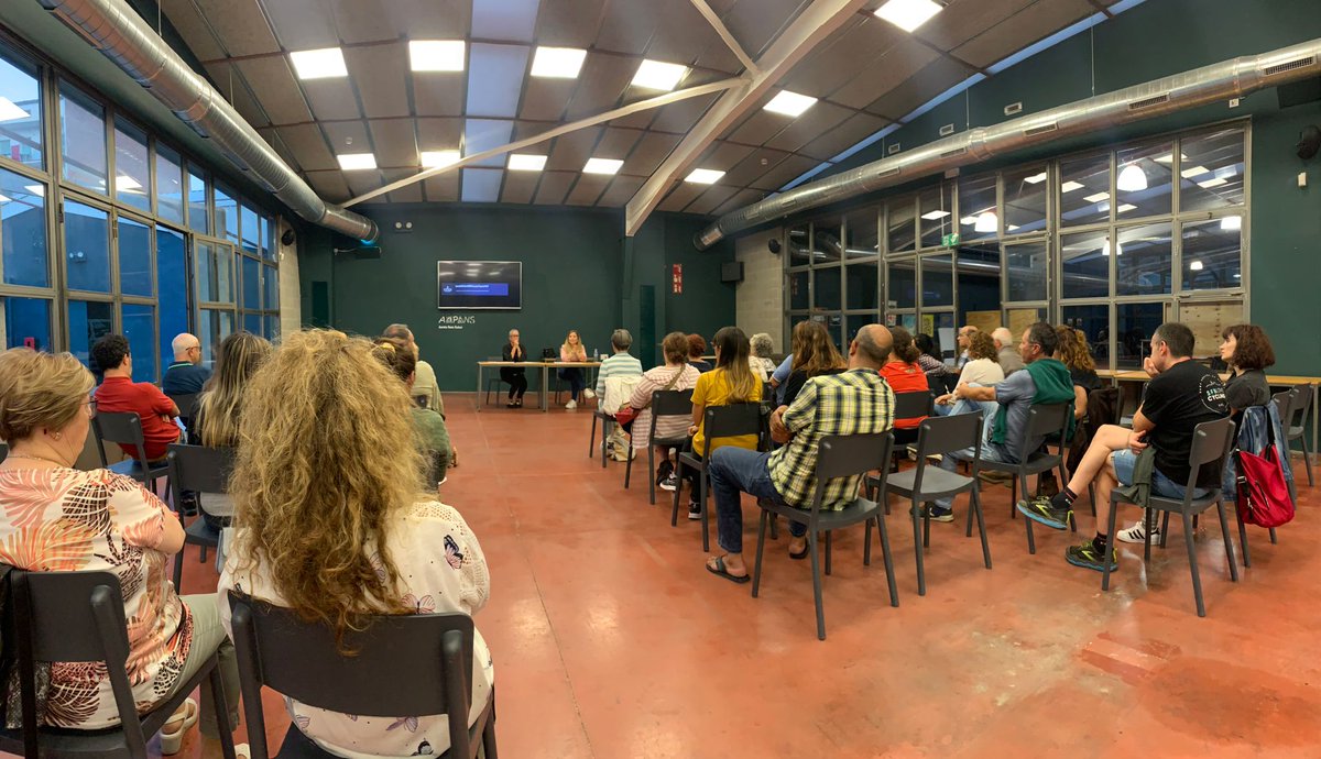 Ampans's tweet photo. 💬 Ahir a la tarda el CO L'Art de Viure va acollir “Mesures de suport a la capacitat jurídica i el paper de les fundacions”, una xerrada impartida per professional d’#AMPANS i de @crteacc, amb el suport de @comabellafund, per a famílies de persones amb diversitat intel·lectual. https://t.co/WoMQT7Paod