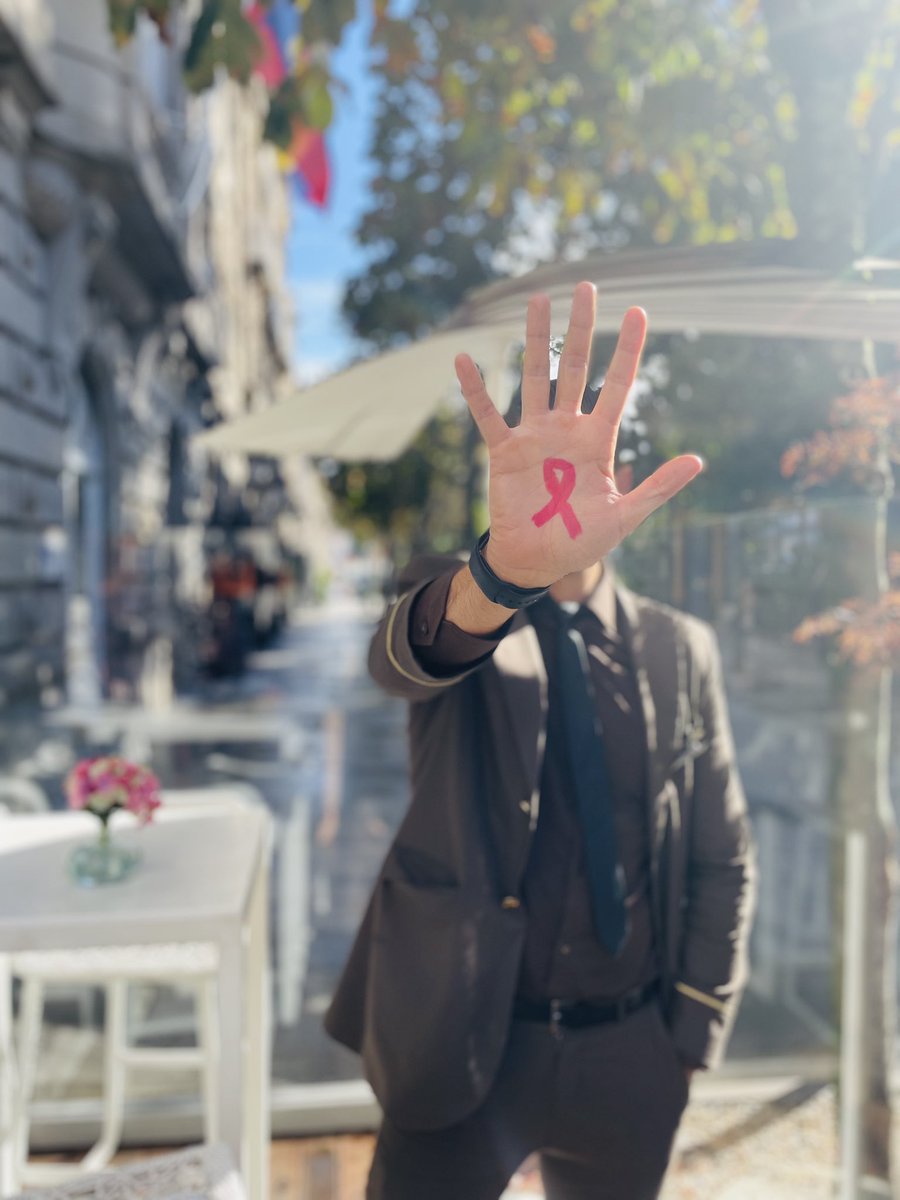 La gente luchadora y valiente es la que inspira y da sentido a la vida 🎀⁣
⁣
#19octubre #DíaInternacionalContraElCáncerDeMama #ElRosaEsMásQueUnColor #MuchoÁnimoDesdeVigo 💪