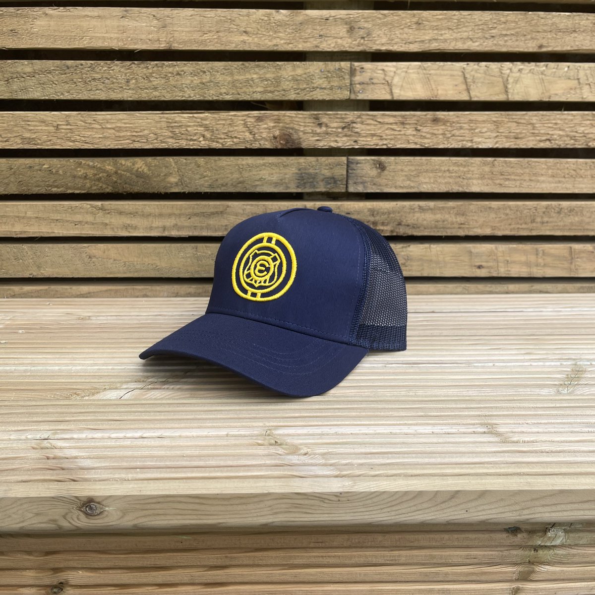 RyalFlush's tweet image. *GIVEAWAY* 

In recent reaction to our popular Everton themed cap release we thought we’d give away one of these new Navy &amp;amp; Yellow caps.

⁃Follow @ryalflush
⁃Retweet this post.

Winner picked Friday. Releasing online tonight 6.30pm. If you buy one and win you’ll be refunded.