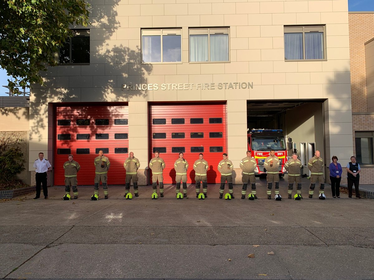 📸 Our Princes Street crew paused this morning to observe a two-minute silence this #999Day