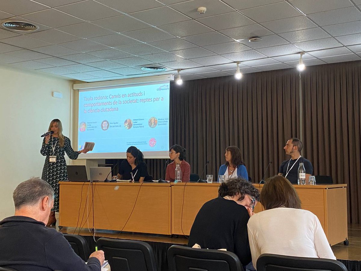 Ciència Ciutadana (@cciutadana) on Twitter photo 🗣️ Canvis en actituds i comportaments de la societat: reptes per a la #CiènciaCiutadana
Comença la #TaulaRodona amb <a href="/montse_llasat/">Montse Llasat</a>, Marc Aguilar i <a href="/miryci/">Miriam Calvera Isabal</a>. Moderat per Irene Vivas de <a href="/CitiMeasure/">CitiMeasure</a>, projecte on participa l'Oficina.
#JornadesCiènciaCiutadana 🗣️ Canvis en actituds i comportaments de la societat: reptes per a la #CiènciaCiutadana
Comença la #TaulaRodona amb <a href="/montse_llasat/">Montse Llasat</a>, Marc Aguilar i <a href="/miryci/">Miriam Calvera Isabal</a>. Moderat per Irene Vivas de <a href="/CitiMeasure/">CitiMeasure</a>, projecte on participa l'Oficina.
#JornadesCiènciaCiutadana
