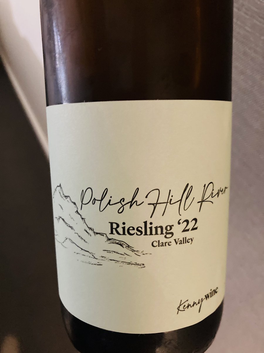 If you’re fortunate enough to find this gem, do yourself a favour 👀 absolutely gorgeous wine, from an exciting new producer #ClareValley #KennyWines #PolishHillRiver