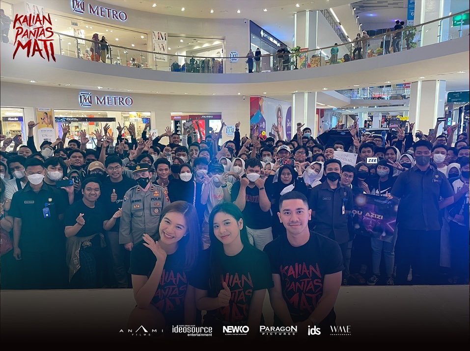 paragonpics_'s tweet photo. Matur nuwun Solo π«Άπ»β¨β¨
#KalianPantasMati #MourningGrave #FilmKalianPantasMati #Ideosource #ParagonPictures #WME #NewkoGlobalEntertainment #AnamiFilmsOfficial #IDSEducationcom https://t.co/8W73D0rbiY