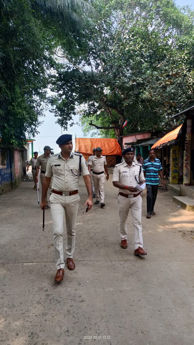 Bhadrak Police (@spbhadrak) on Twitter photo SP Bhadrak Visited the Dobal, Sohada, Karada, Padhani, Dalang GP Areas Of Dhamangar PS And Reviewed The Law And Order Situation, Enforcement Activities And Preventive Measures In View Of Upcoming By-Election. <a href="/odisha_police/">Odisha Police</a> <a href="/CharanMeena_IPS/">Charan Meena</a> SP Bhadrak Visited the Dobal, Sohada, Karada, Padhani, Dalang GP Areas Of Dhamangar PS And Reviewed The Law And Order Situation, Enforcement Activities And Preventive Measures In View Of Upcoming By-Election. <a href="/odisha_police/">Odisha Police</a> <a href="/CharanMeena_IPS/">Charan Meena</a>