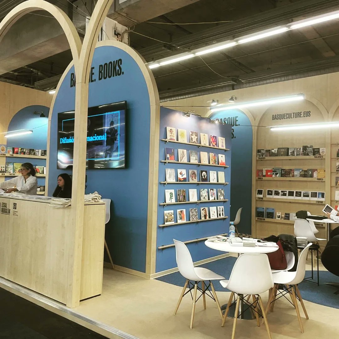 ALTautores's tweet photo. 🤩¡Ya estamos aquí! En la @Book_Fair en el stand de #gremiodeescritoresvascos disfrutando de ser este año invitados de honor #spainfrankfurt2022 🎉
👉 Programación en @SpainFBM2022
#buchmessefrankfurt
#creatividaddesbordante 
#spühendekreativität
#spillingcreativity https://t.co/7F5aK1SyPH