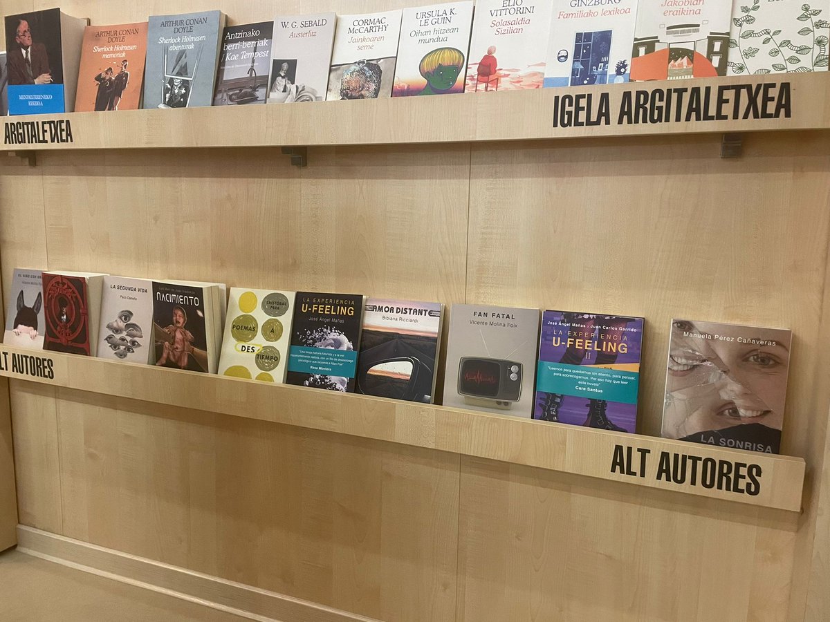 ALTautores's tweet photo. 🤩¡Ya estamos aquí! En la @Book_Fair en el stand de #gremiodeescritoresvascos disfrutando de ser este año invitados de honor #spainfrankfurt2022 🎉
👉 Programación en @SpainFBM2022
#buchmessefrankfurt
#creatividaddesbordante 
#spühendekreativität
#spillingcreativity https://t.co/7F5aK1SyPH