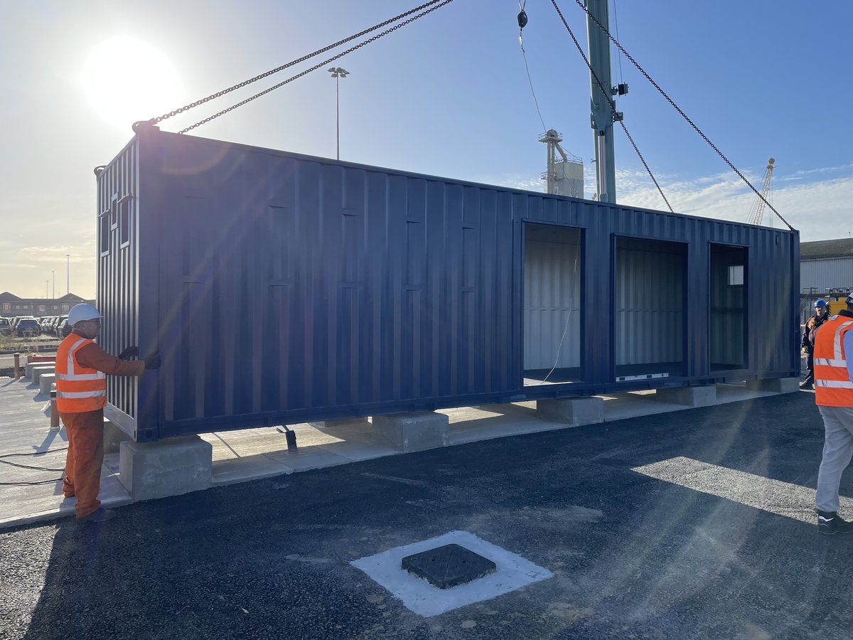 willboxuk's tweet image. ⭐Another great day working with our client @SolentStevedore! Introducing phase one of building a modular office using our Willbox containers. 🏢

 #shippingcontainers  #containers #isocontainers #containerservices  #containersales  #containerconversions