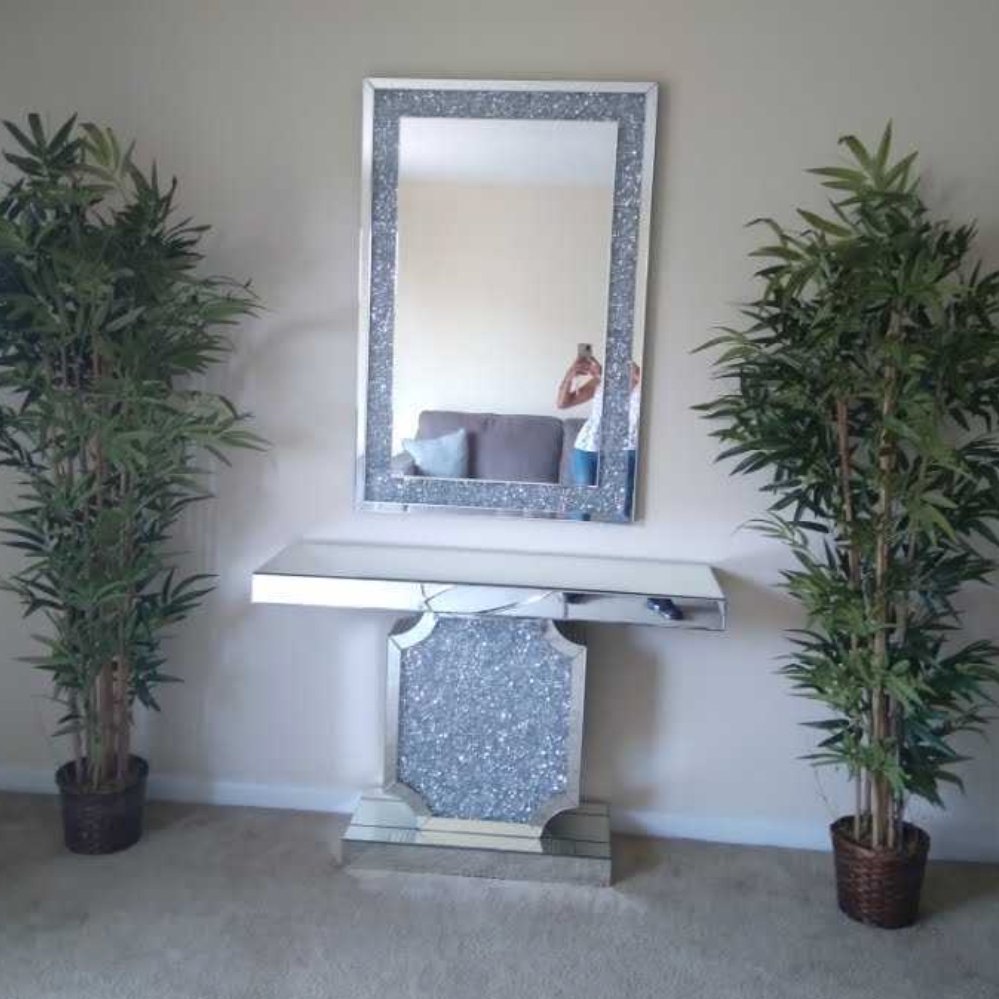 whffurniture's tweet photo. #SatisfiedClient sent us a photo of her new mirror and console table. 

Did you know that we offer financing?! We finance no matter what your credit situation is! Schedule a free appointment to speak to one of our experts now!

https://t.co/uV8sCBfuph

#whfstore https://t.co/Sjr12ckfiv