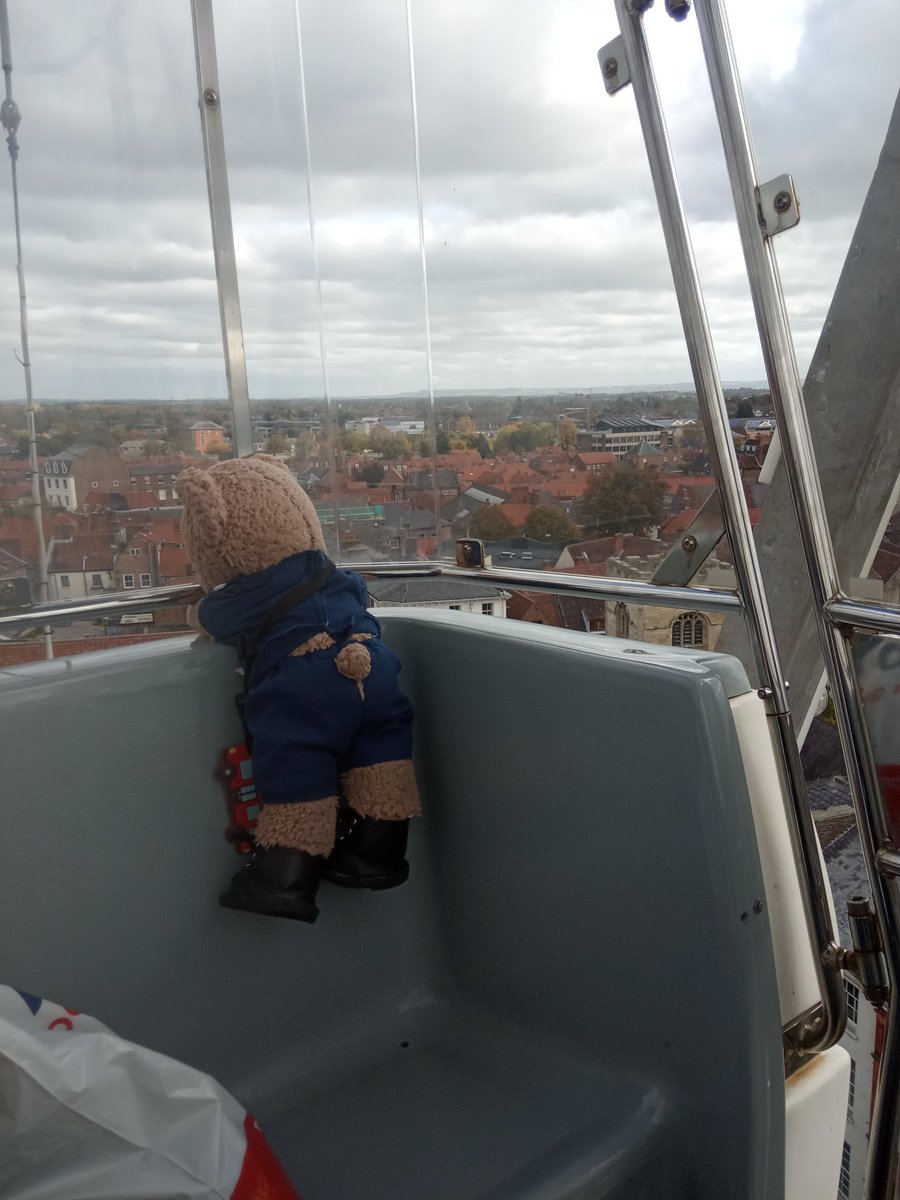 I'm on the York wheel Hooms were proper scaredy bears 😂🐻