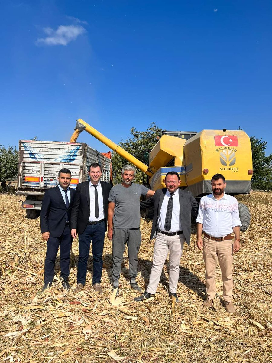 bolge_izmir_tkk's tweet photo. Bölge Birliğimiz faaliyet alanında , ortak ürünü değerlendirme  kapsamında dane mısır alımlarımız devam etmektedir. Bereketli hasatlar dileriz. https://t.co/fYX2DR5Uos