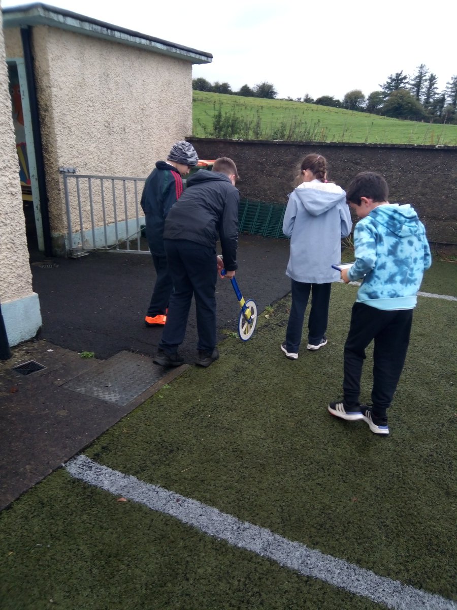 SsPeterPaulNS1's tweet photo. Hands on measuring, lines and angles for #mathsweek2022 #straidens #welovemaths https://t.co/f9DfQUPHnx