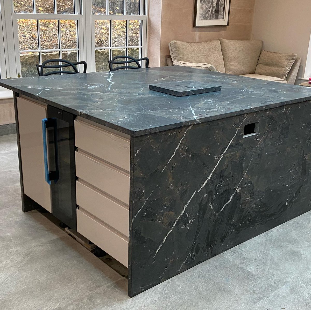 CJStonemasonry's tweet image. Ever wondered how we install our granite worktops? Read our new blog to find out what's involved in fitting this beautiful, natural material. 
marble-granite-quartz.com/2022/10/19/how…
#graniteworktops #dreamkitchen #kitchenblog #granitefitters #stonemasons #kitchendesign