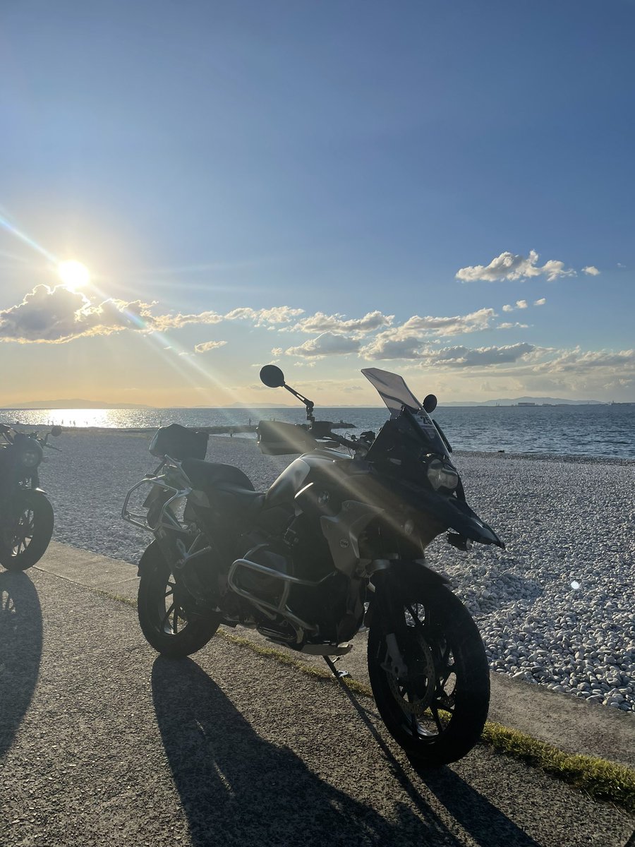 bs1080tailgrab's tweet photo. 写真撮影ツーリング
#BMWmotrrad 
#R1250GS 
#バイクのある風景 https://t.co/DK6x2qMegW