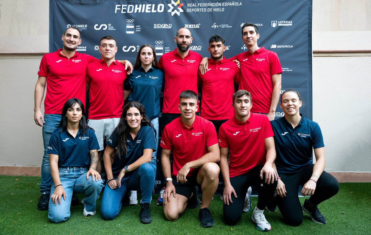 fedhielo's tweet photo. La nueva generación de skeleton inicia su aventura 🛷

9️⃣ deportistas, de entre los cuales se encuentran seis debutantes, viajan hoy a Sigulda 🇱🇻
🏆 El 27 de octubre, el II Campeonato de España en el Bobtrase

Toda la información ➡️ https://t.co/OEb8vKF8M2

#skeletonESP https://t.co/WAGSBcPnAT