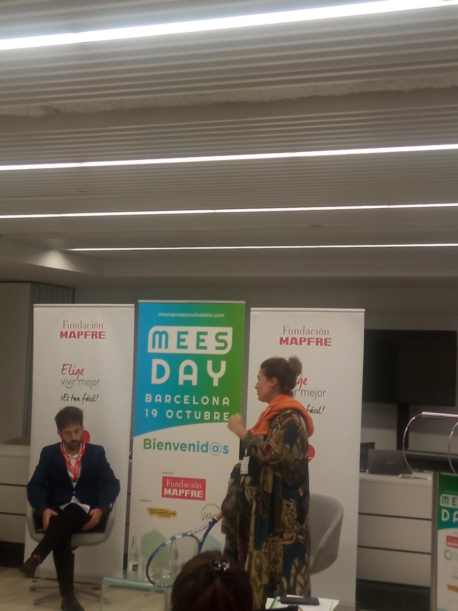 empsaludables's tweet photo. "Hay que dar visibilidad a las problemáticas de la mujer en el ámbito laboral" Solo se destina el 4% de los presupuestos de I+ D en la mujer. @marta_pitarch aborda la gestión de la conciencia cíclica en #meesday @LetsWMen https://t.co/hktFoMXlAg