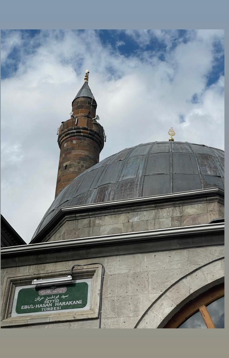 Omersah_66's tweet photo. Prof. Dr. Hüseyin İlker Çınar Hocaefendi, seyyid Ebu’l-Hasan el-Harakânî künyesiyle tanınan, arifler sultanı Ali b. Ahmed b. Cafer’in (r. a.) (ö. 1033) Kars’da bulunan kabr-i şeriflerini ziyaret ettiler... https://t.co/wiEDJbY9Lp