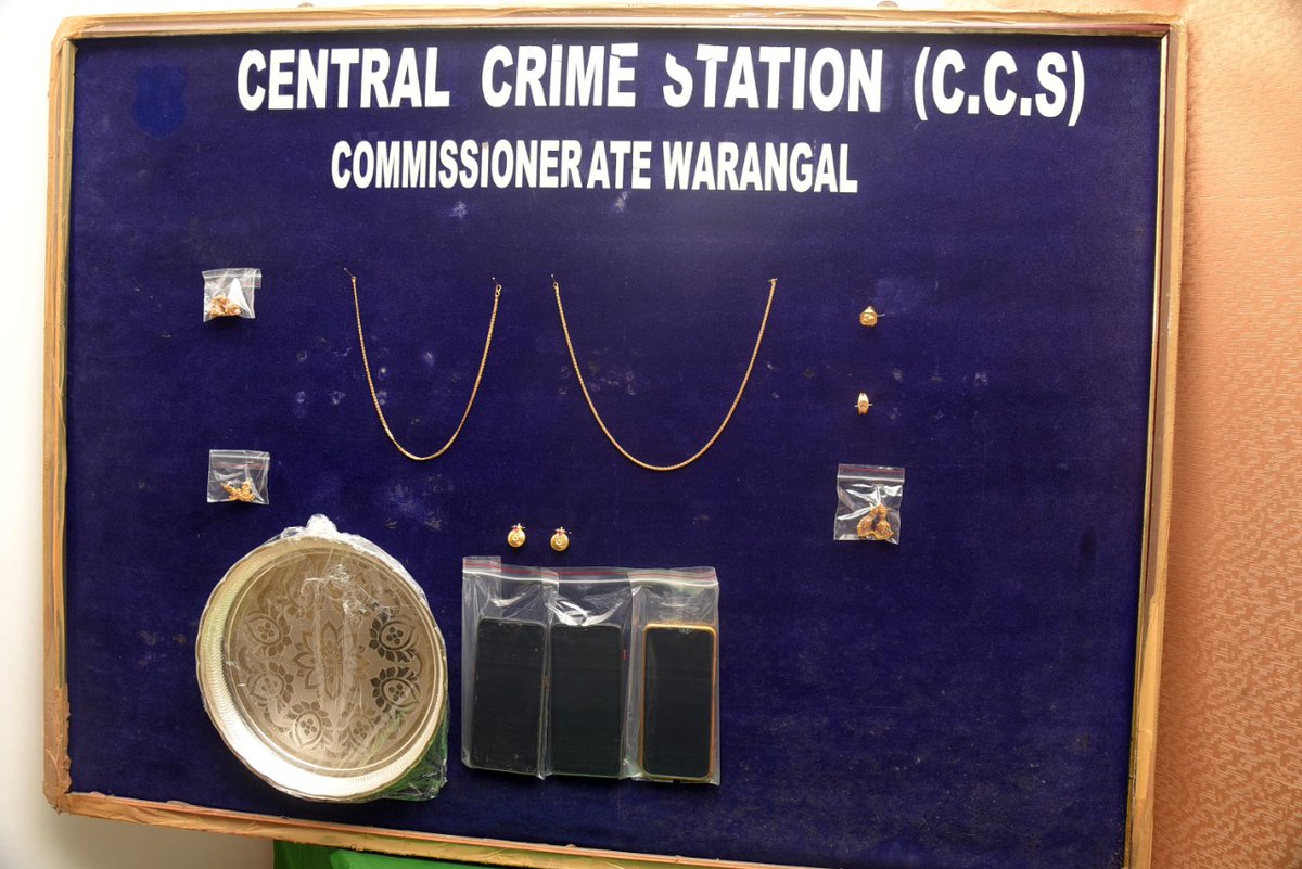 CCS & Mills Colony Police jointly arrested 3 offenders who committed theft in the house of a person who had lent them money & seized 65 Gr.of Gold ornaments worth around Rs. 3.6 lakh, 500 Gr. of Silver & 3 Cell Phones from them. Dr. Tarun Joshi, IPS,@cpwrl appreciated the teams.