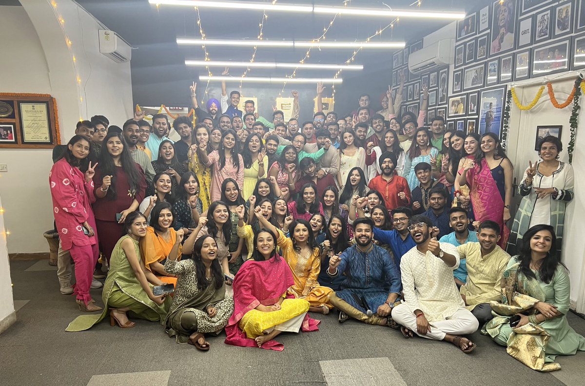 supriyapaul93's tweet photo. Happy Diwali from our @JoshTalksLive family across Delhi &amp; Bangalore to yours ✨ https://t.co/E7JtWkuw0j