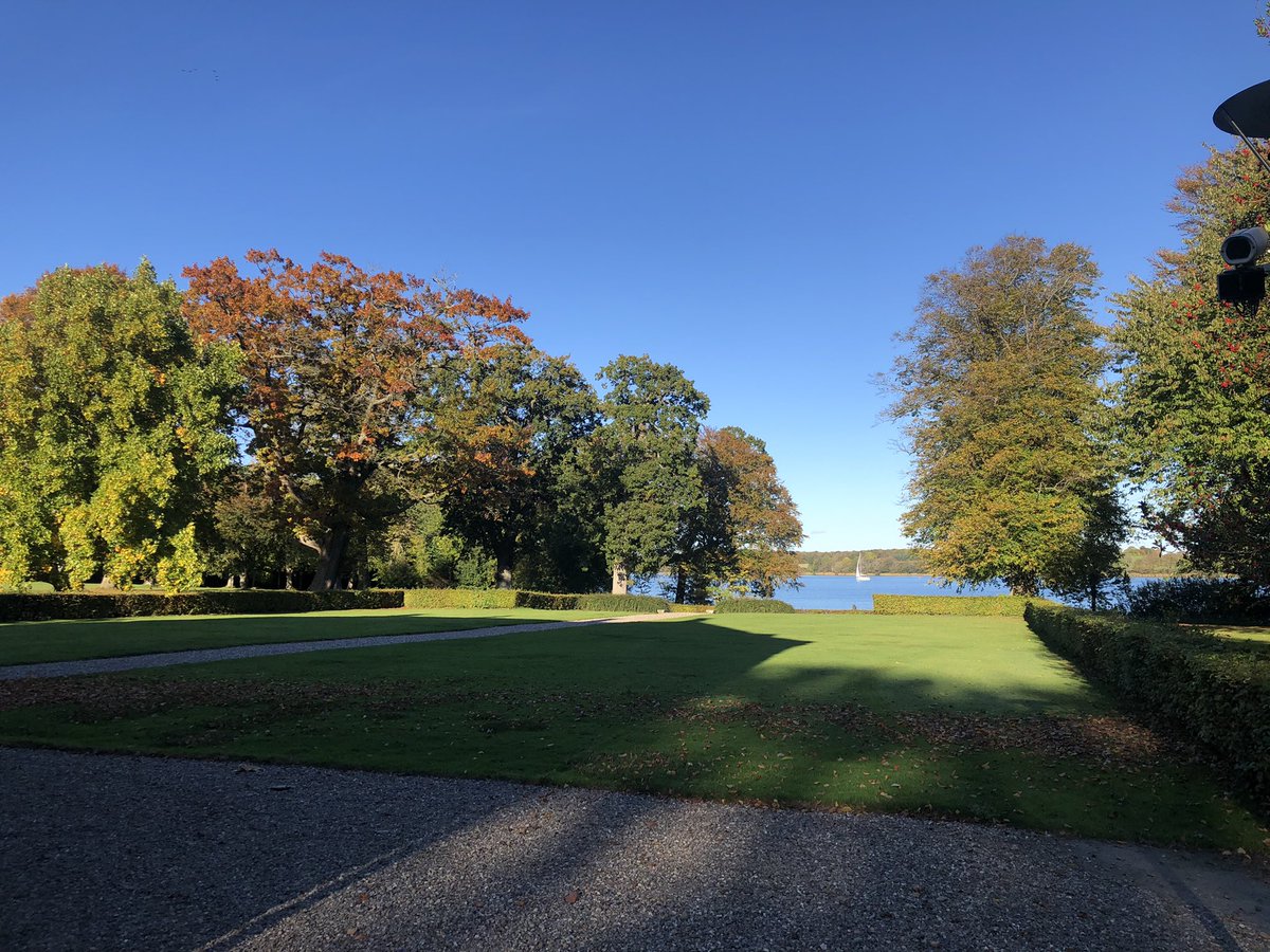 JaneAgger's tweet photo. Providing scientific inspiration about lignin in the future for PhD students from Aarhus University @AarhusUni Department Molecular Biology and Genetics @MolBiolAU 🌿 https://t.co/O1Vf5VpzrP