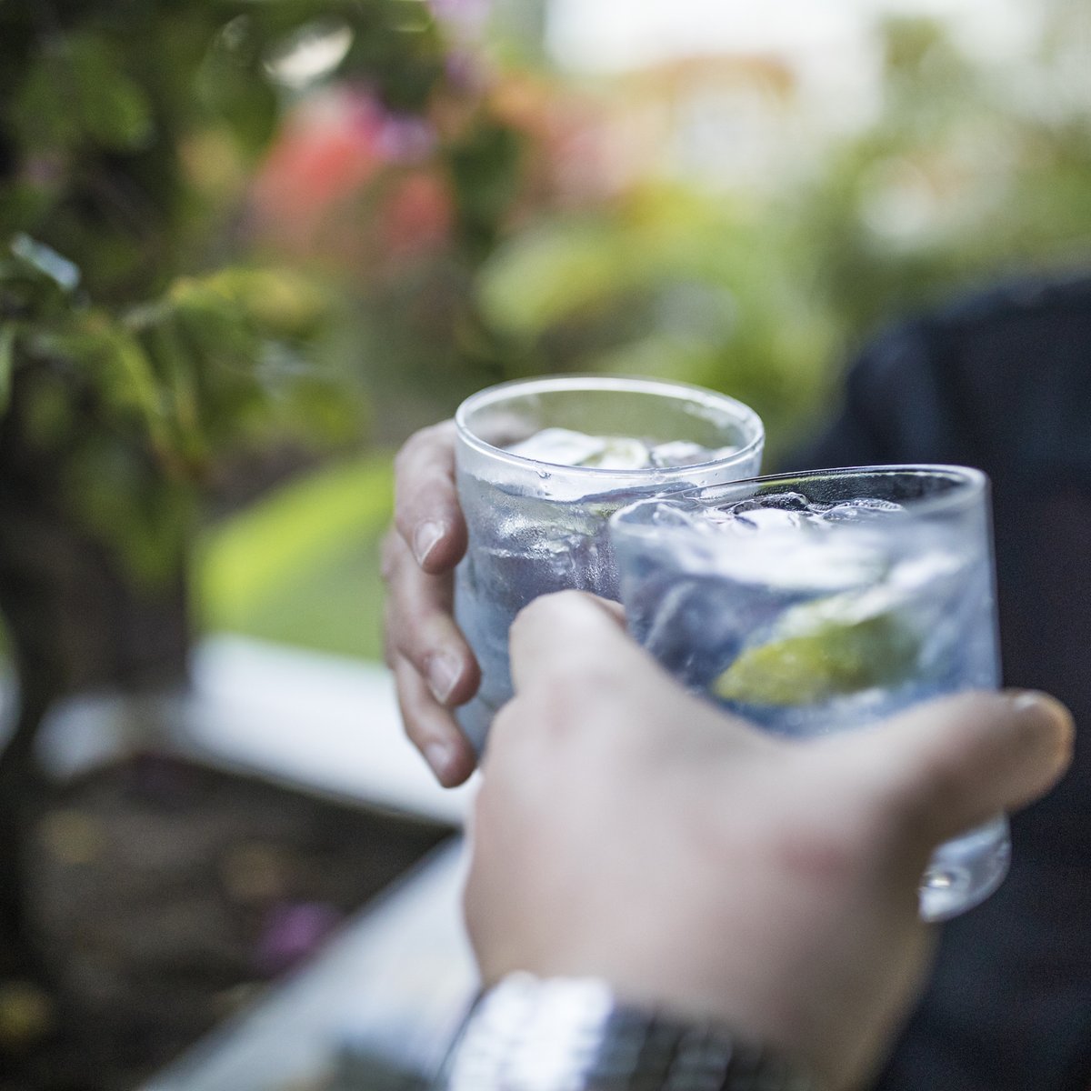 urban_element_'s tweet photo. So not only is today #EvaluateYourLifeDay but it's also #InternationalGinandTonicDay
Coincidence? I think not 😂
#cheers #evaluateyourlife #changeandgrow #personaldevelopment #professionalevelopment #g&t #ginandtonic https://t.co/BvOMGNcKYs