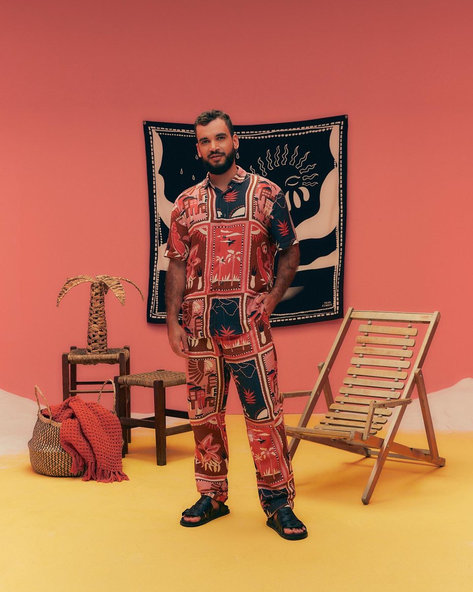 tropicowboy's tweet photo. • veio aí! sou um dos artistas convidados pela Renner para a nova coleção #SomosArte, na qual desenvolvemos juntos peças limitadas e exclusivas trazendo todos os elementos, cores, detalhes e sentimentos das minhas artes por meio de produtos que vão do vestuário aos acessórios 🌞 https://t.co/D4qLhp089m