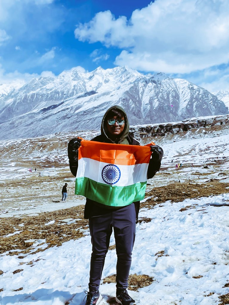 Hari_s14's tweet photo. On the fourth day of National Adventure Camp 2022, Atal Bihari Vajpayee Institute of Mountaineering and Sports, Manali (HP), visited Rohtang Pass, Tarnal and Solang Valley in which there was an atmosphere of enthusiasm among all the volunteers.
@nssrdB @_NSSIndia @askabir_ https://t.co/YXHOUPO8uV