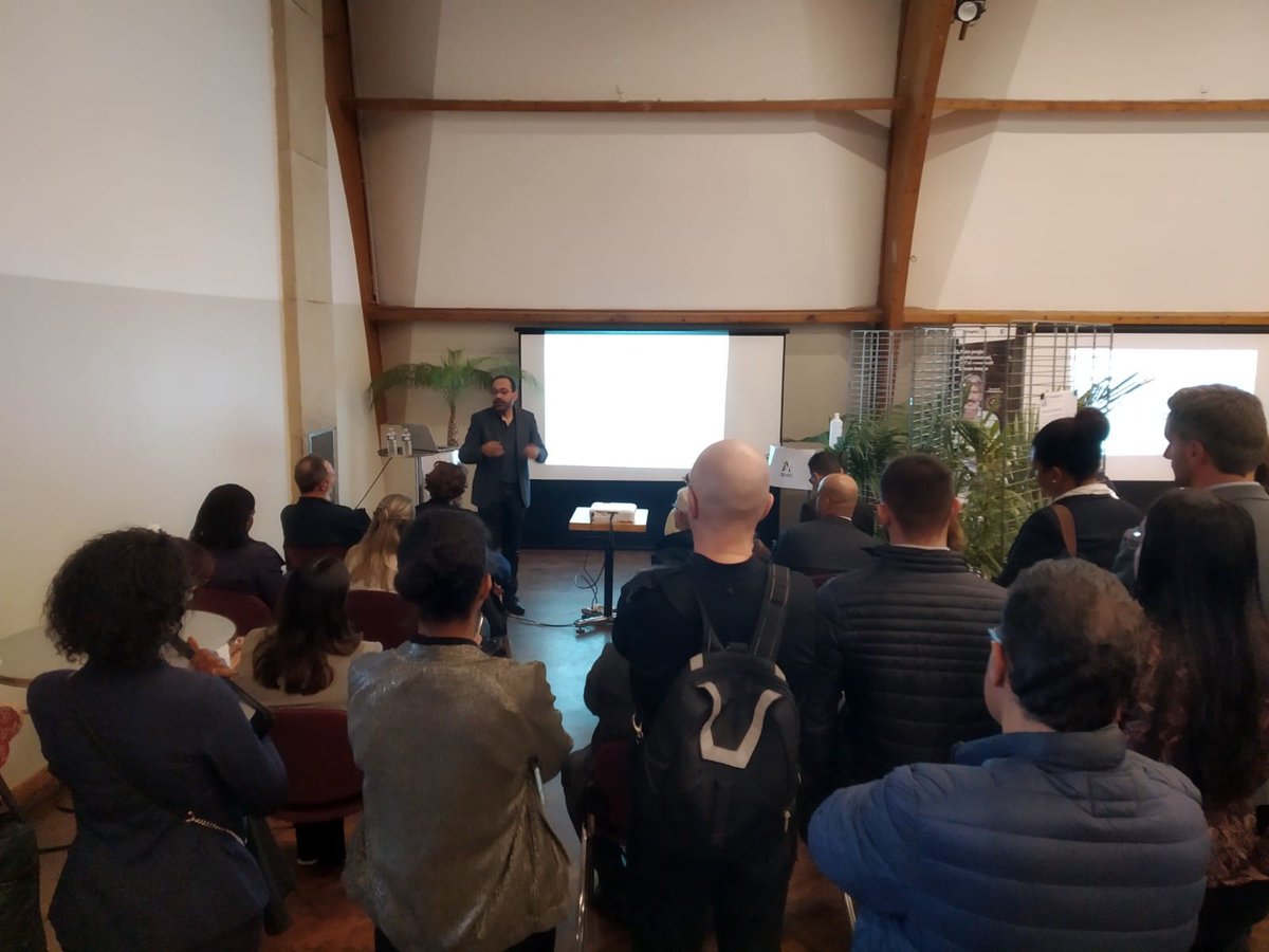 🚨<a href="/velizy/">Vélizy-Villacoublay</a> <a href="/Apec_IDF/">Apec Ile de France</a> et @pole_emploi #Versailles sont associés pour proposer des opportunités pour le public #cadre
Des conférences, entretiens...
Plus 500 visites 👏👏👏
Une belle #initiative, une #coopération porteuse d'avenir et de solutions
#OnEstLàPourVous
#EmploiIDF