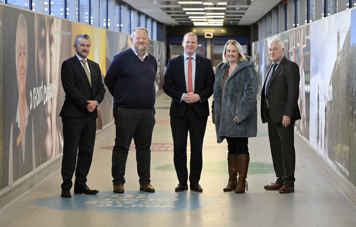 Since maintaining and enhancing our domestic and international air connectivity is essential to rebuilding NI’s economy, @Economy_NI Minister @gordonlyons1 has visited @belfastairport to hear how BIA is responding to industry challenges and changes.