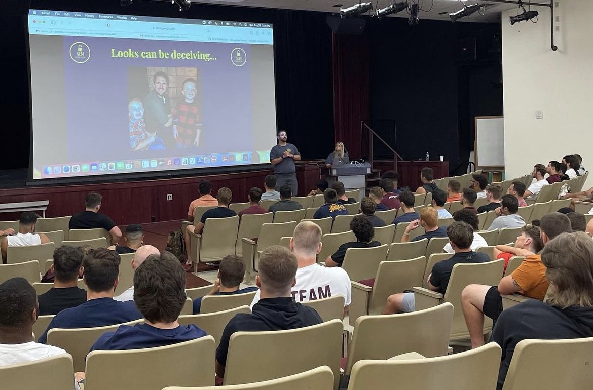 SDDay35's tweet photo. I’ve had the honor and privilege to speak on behalf of @UnLocketheLight in 8 different states now.
Sunday & Monday, I’ll add Connecticut to that list as I’m thrilled to have the chance to speak to @FairfieldStags students, coaches and staff.
#PowerOfVulnerability https://t.co/5DPTZV9gSI