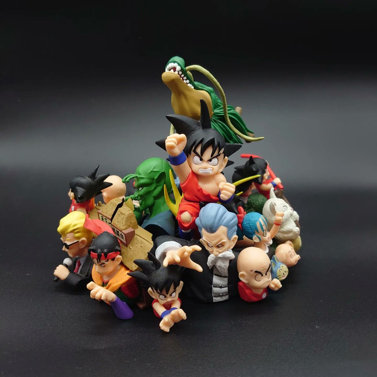 ドラゴンボール ヒストリカルフィギュア ドラゴンボールヒストリカルフィギュア。2007年くらいに出た物なので