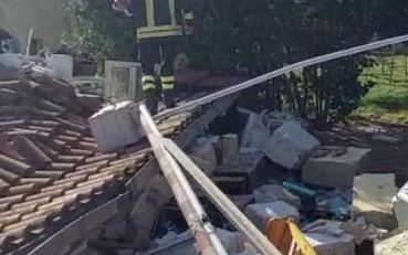 's tweet image. Esplode la #villetta, le immagini choc da #Lavinio #19ottobre #iltempoquotidiano  iltempo.it/roma-capitale/…