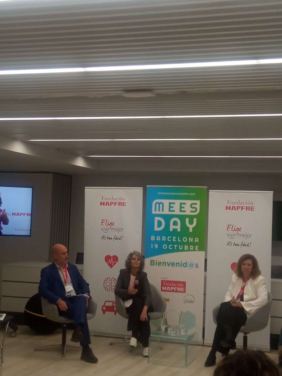 empsaludables's tweet photo. La personalización es clave para vencer. Es vital adaptarnos a nuestros targets. Reflexiones interesantes en #meesday con @MerceBrey @AngelesAlcazarG y Antonio Guzmán @guzman_cordoba @MasDiversity https://t.co/FdZDFDPEES