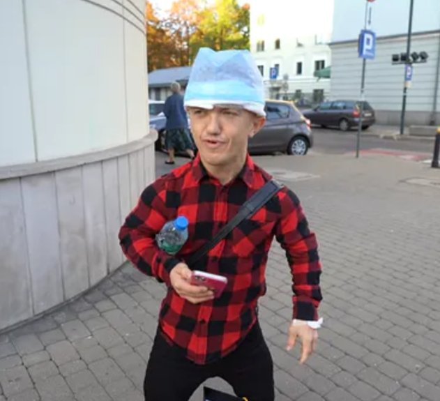 codziennymajk's tweet photo. obandażowany mini majk https://t.co/DXG5QGvRTe