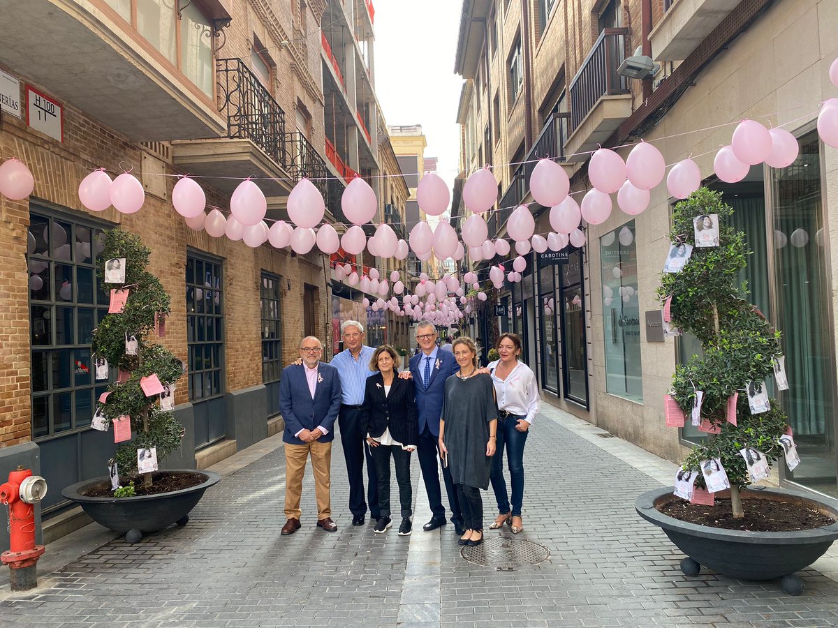 Murciasalud's tweet photo. 🎀Hoy puedes asistir a las diferentes mesas informativas y actividades organizadas por @ContraCancerMUR y @AmigaMurcia en apoyo a las personas con #CáncerDeMama  
 
#MurciaSalud #DíaMundialDelCáncerDeMama #ElRosaEsMásQueUnColor #Súmatealrosa https://t.co/iNTpykWu2f