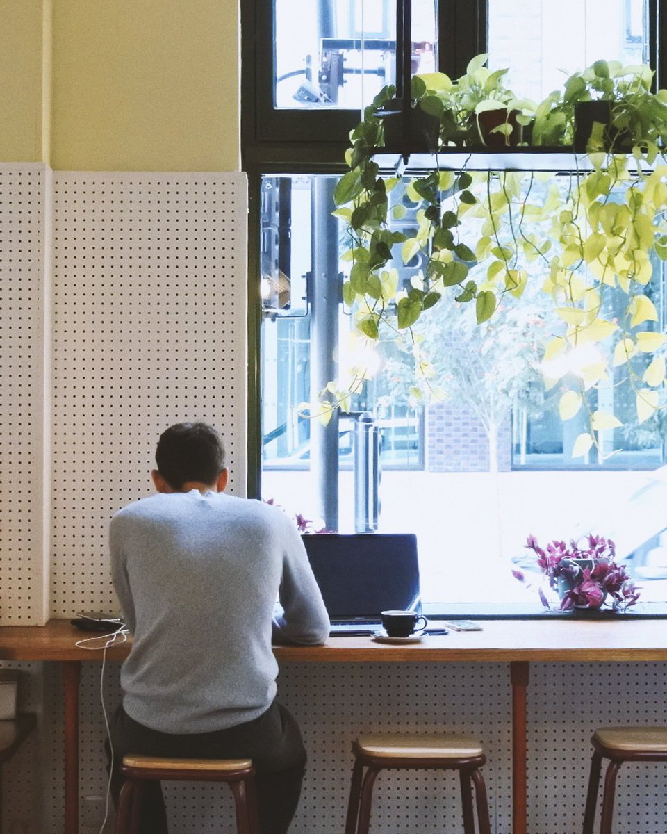 Work friendly cafe.