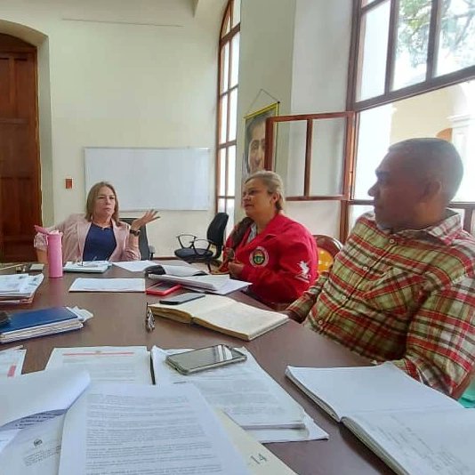 TachiraCLET's tweet photo. Reunión Ordinaria de la Comisión de Contraloría en pleno, con presencia del Legislador @FanderMartinez como Presidente, Legislador @garciajonathan1 cómo Vicepresidente, la Legisladora @NellyverLugo cómo Vocal y el equipo asesor https://t.co/FYBcKI0HkJ