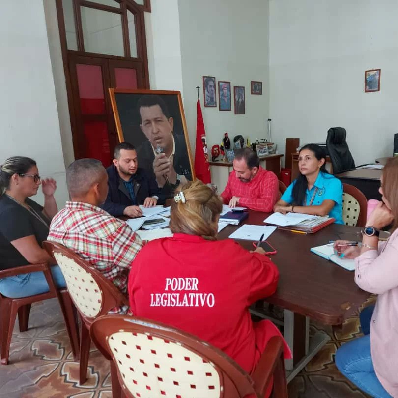 TachiraCLET's tweet photo. Reunión Ordinaria de la Comisión de Contraloría en pleno, con presencia del Legislador @FanderMartinez como Presidente, Legislador @garciajonathan1 cómo Vicepresidente, la Legisladora @NellyverLugo cómo Vocal y el equipo asesor https://t.co/FYBcKI0HkJ