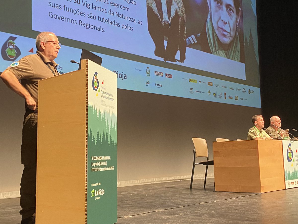 6cafmalarioja22's tweet photo. Continúa la presencia internacional en el #6cafma22 con los AAFF de Portugal para presentar el Congreso Mundial de Azores 2023. #AgentesConectados
Patrocina @lariojaorg @Forestales_CCOO @UGTForestales @CSIF_forestales @AEAFMA @SindicatoSTAR https://t.co/MSgSAzwdyA