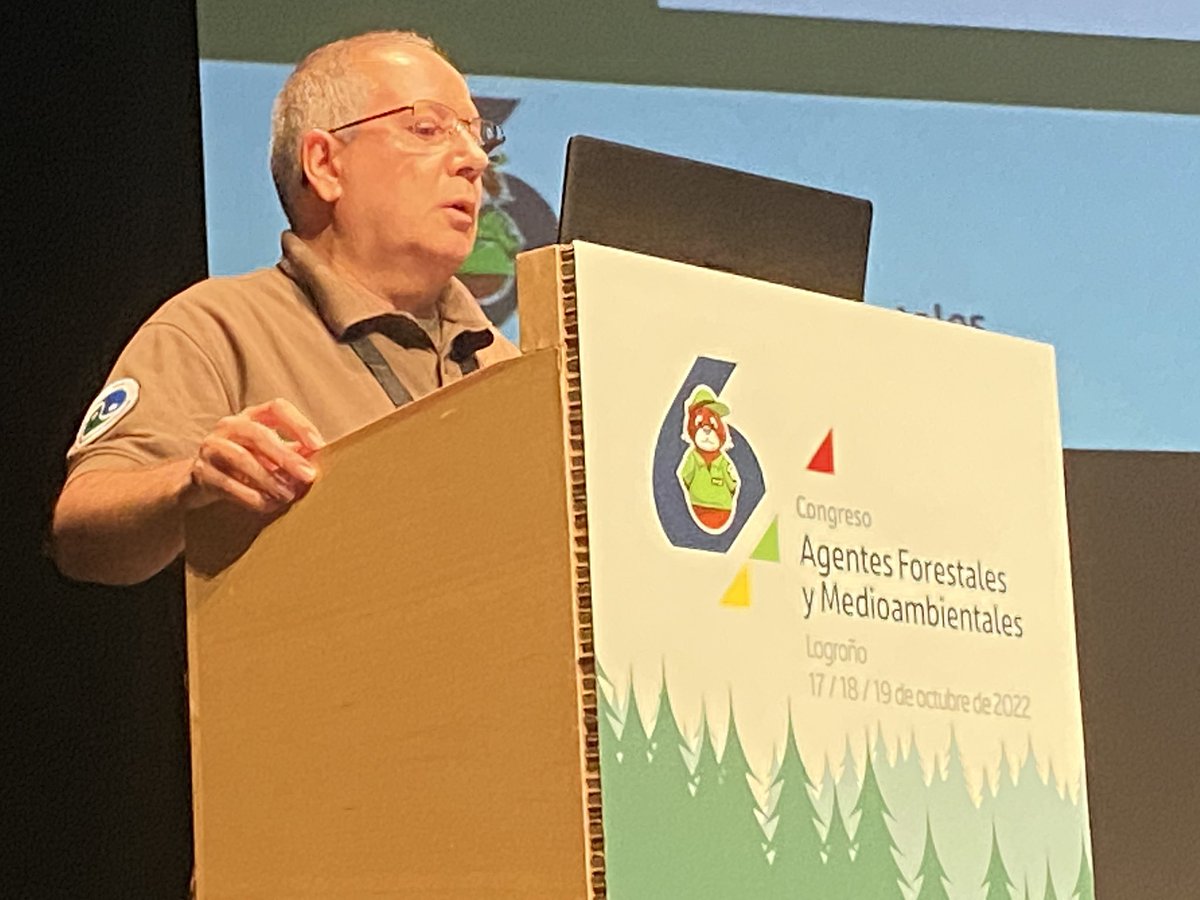 6cafmalarioja22's tweet photo. Continúa la presencia internacional en el #6cafma22 con los AAFF de Portugal para presentar el Congreso Mundial de Azores 2023. #AgentesConectados
Patrocina @lariojaorg @Forestales_CCOO @UGTForestales @CSIF_forestales @AEAFMA @SindicatoSTAR https://t.co/MSgSAzwdyA