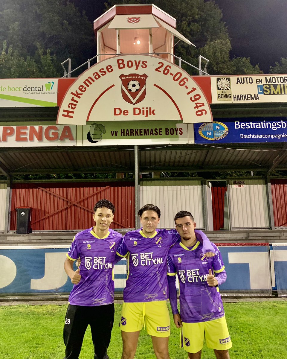 fcvolendam's tweet photo. Uitblinken bij Jong โก๏ธ Minuten in het eerste โ
โพ๏ธ Imran Nazih
โพ๏ธ Jordi Blom
โพ๏ธ Joey Antonioli
#HARVOL | #VolVoorOranje https://t.co/ZUemdyEym3