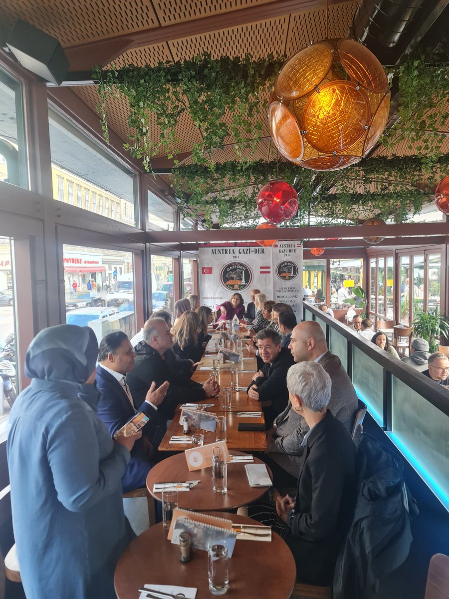 Gundemavusturya's tweet image. #Gaziantep Büyükşehir Belediye Başkanı Fatma Şahin resmi temaslar için bulunduğu Viyana'da Kısa adı Gazi Der (Gaziantepliler Kültur Derneği) ile buluşarak istişarelerde bulundu