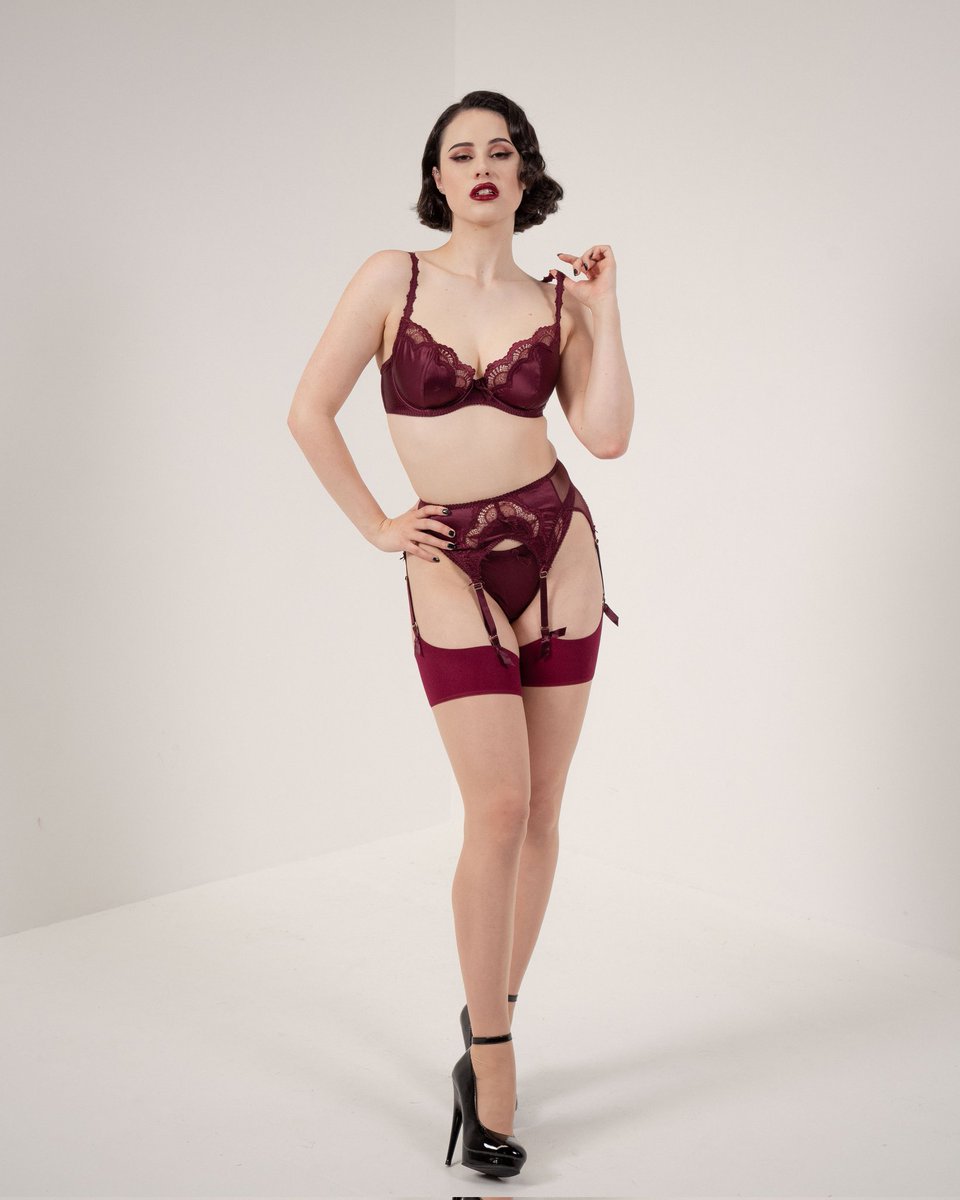 evanadelune's tweet photo. The new Starlift set by @ditavonteeselingerie might be my favourite lingerie setq ever.

It comes in a few different colours but the plum colour I am wearing might legitimately be one of the most beautiful colours I've ever seen on myself!

Shot by @marcuskeily 🖤

#lingeriemodel https://t.co/1VnUjF3C6b