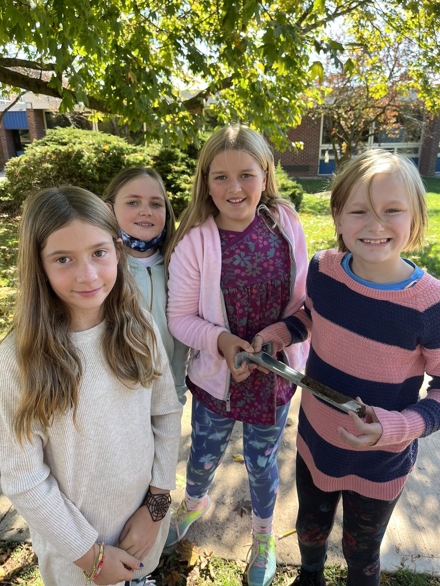 DrHydrogenHC's tweet photo. When soil is the “underdog” in the ecosystem… we are the hype team! #soilprofile #beAGeologist #realWorldSTEM @claudiascotti10 https://t.co/nFgwpqKJ6L