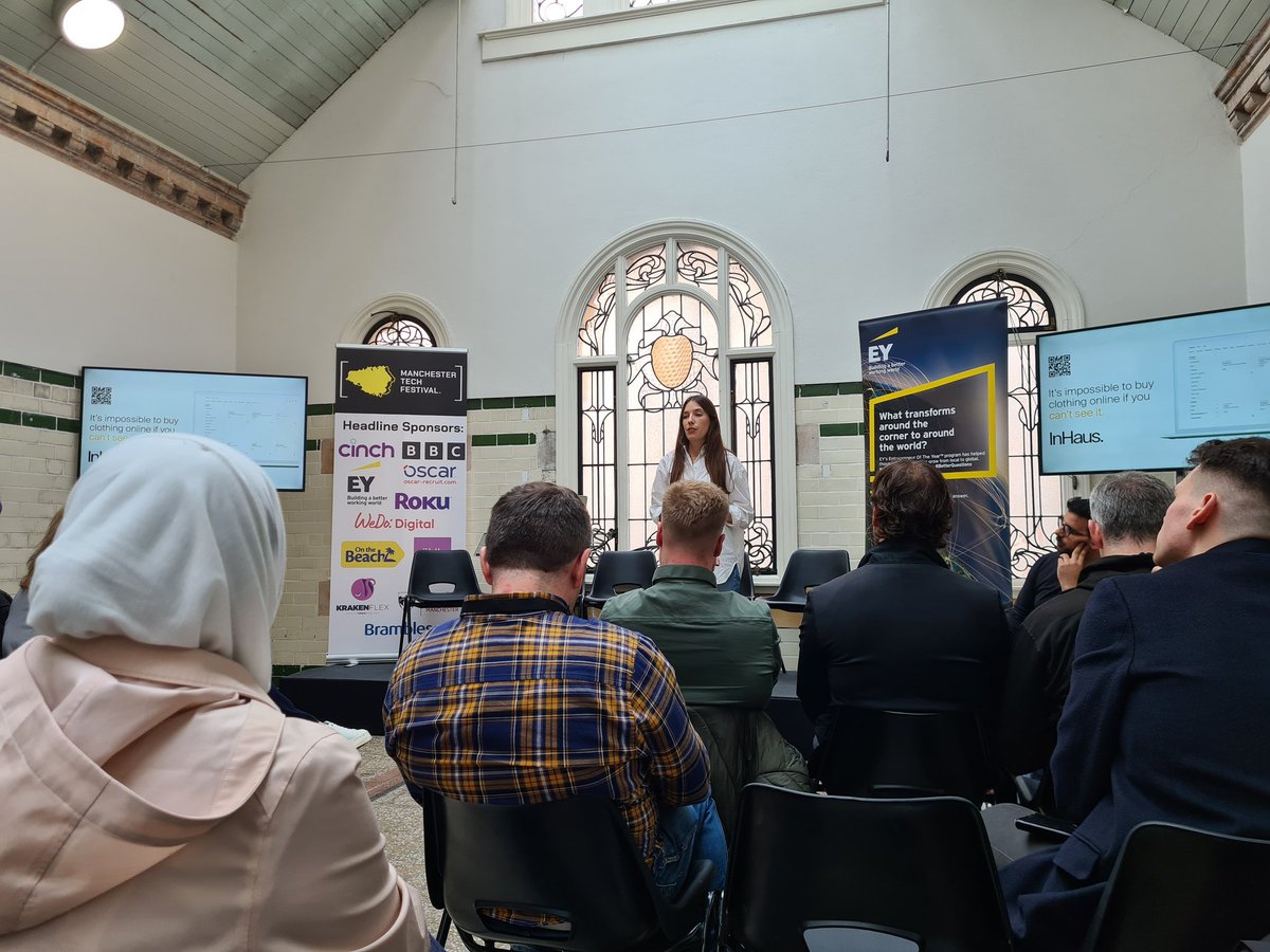 jamesbedford140's tweet photo. Great to be at @MancTechFest watching fantastic pitches in the 🍍room. InHaus looks really interesting too! #manctechfest https://t.co/5qAxsEQOj2