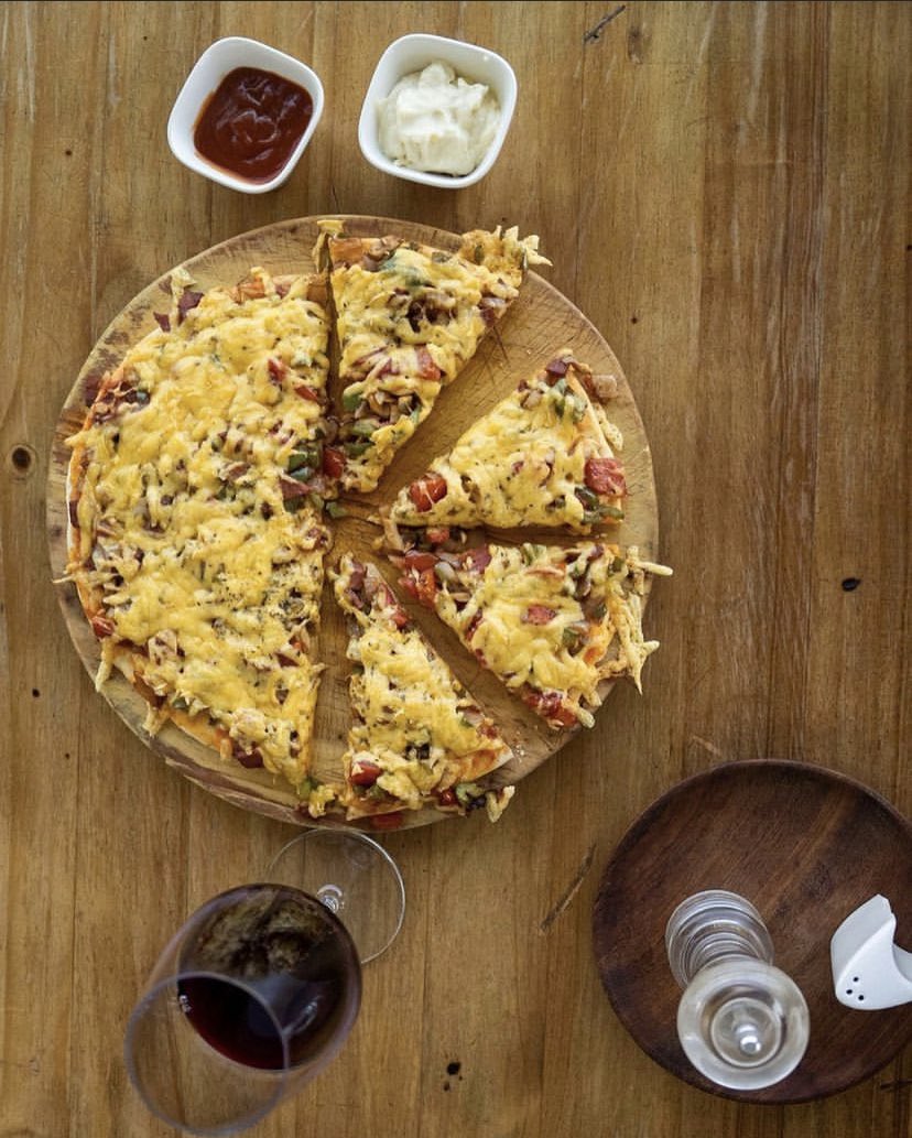 KigaliLounge's tweet photo. If you are seeing this tweet, This should be among your plans today!🤩
•
Are you coming for #pizza PROMO 😋or the #adventure with Ladies?💃
Either way, we got it ALL🔥🥳
•
Calls us for your orders &amp; reservation +250 788 313 788 🚨
#YouKnowTheSpot https://t.co/qHsDr9f2Iq
